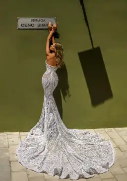 Albina Dyla Corset White Bridal Dress White Size 6 for rent on The Volte - image 2