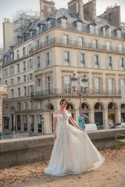 1939 Bridal Off Shoulder Embellished Lace Wedding Dress White Size 8 for rent on The Volte - image 2