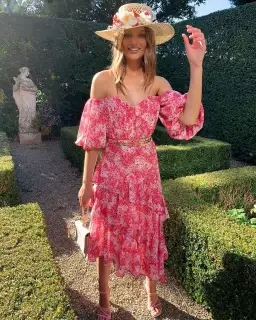 Sheike Ditsy Floral Top & Skirt Set Pink Size 14 for rent on The Volte - image 1