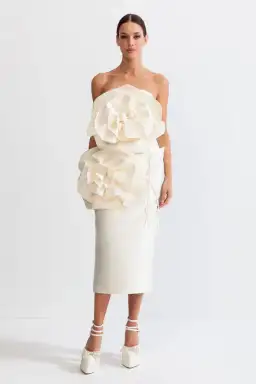 Sierra Darien  Voluminous Flower Design Midi Dress Ivoire Size 10  for rent on The Volte - image 1