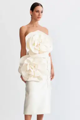 Sierra Darien  Voluminous Flower Design Midi Dress Ivoire Size 10  for rent on The Volte - image 2