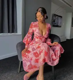 All about May Gardenia Queen Maxi Dress Floral Size AU 6  for rent on The Volte - image 2