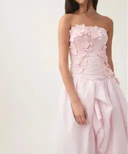 Splendour Flower Gown size 6 for rent on The Volte - image 3