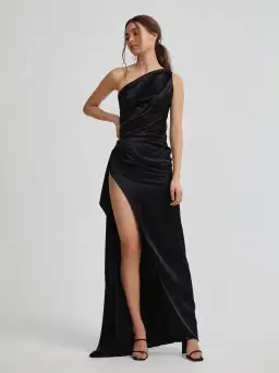 Lexi Samira Gown in Black Size 8