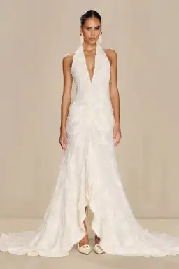 Sonya Moda Noorah Gown in Créme Off-White Size XS / AU 6