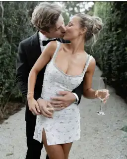 Clio Peppiatt Bridal Crystal Dress Ivory Size M / AU 10 for rent on The Volte - image 3