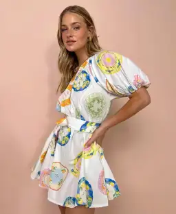 Palm Noosa Lotus Mini Size 6 for rent on The Volte - image 2