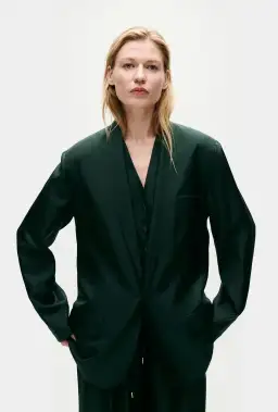 Silk Laundry Twill Miami Blazer Scarab Green Size 8/S for rent on The Volte - image 2