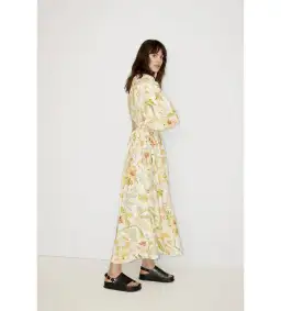 Alemais Ira Twist Front Cutout Shirt MIdi Dress in Floral Size 10 for rent on The Volte - image 2
