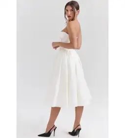 House of CB Coco dress in white  size XS/ AU 6 for rent on The Volte - image 4
