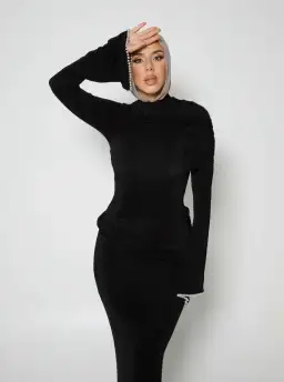 Alaía Muse Luna Pearl Sleeve Maxi Dress Black Size S / AU 8 for rent on The Volte - image 3