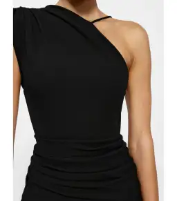 Effie Kats Greer Maxi Gown in Black Size AU 6 for rent on The Volte - image 2