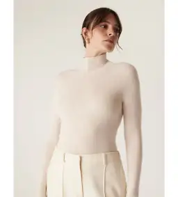 Cable Superfine Merino Turtle Neck in Ecru Size  for rent on The Volte - image 4