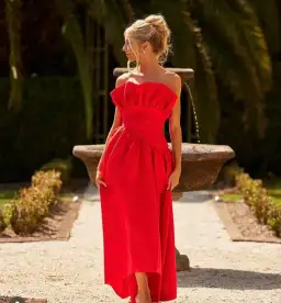 Elliatt Laurel Sleeveless Maxi Dress Red Size 8 for rent on The Volte - image 3