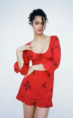 Realisation Par The Sofia in Passion Size M/AU 10 for rent on The Volte - image 1