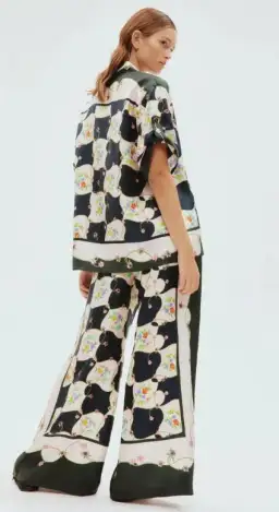  Alemais Venus Set for rent on The Volte - image 2