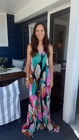 L'idée Black Tie Gown Green Calypso multicoloured size 6 for rent on The Volte - image 8