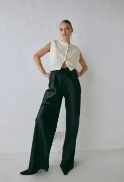 Vrg Grl Black Set for rent on The Volte - image 5