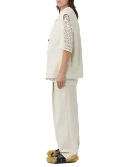 Armand Oat Set for rent on The Volte - image 1