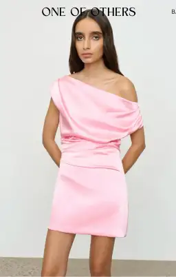 ONE OF OTHERS RHODE MINI SIZE 10 for rent on The Volte - image 2