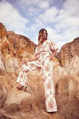 Mackenzie Mode Bordeaux Set in Orange Floral Size 10