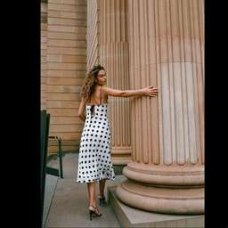 Hansen & Gretel Milena Silk Dress Size M for rent on The Volte - image 2