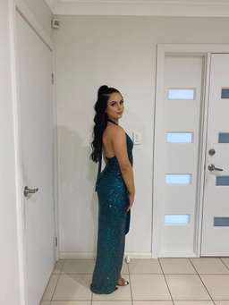 Nookie Selena Halter Gown in Emerald Green Size 10 for rent on The Volte - image 4