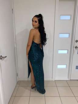 Nookie Selena Halter Gown in Emerald Green Size 10 for rent on The Volte - image 5