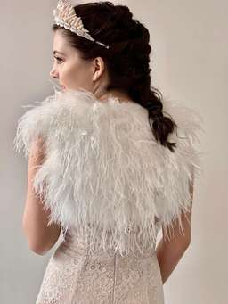 Ostrich Shrug - Off White 