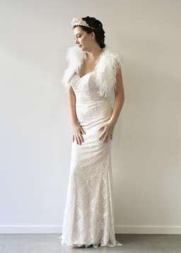 WHEN FREDDIE MET LILLY OSTRICH SHRUG OFF WHITE ONE SIZE
