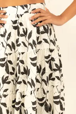 Palm Noosa Happy Hour Crop and Skirt Set Print Size 6 for rent on The Volte - image 4