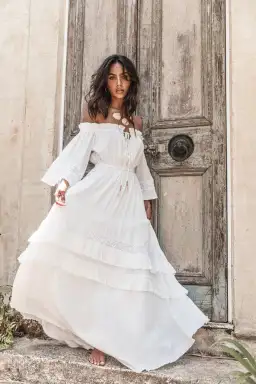 Coven & Co Juliet Gown White Size M/AU 12 for rent on The Volte - image 2