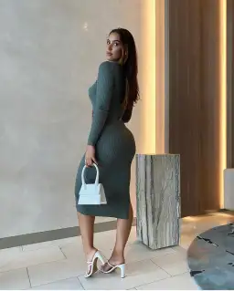 Jacquemus Le Chiquito Moyen Bag White for rent on The Volte - image 10