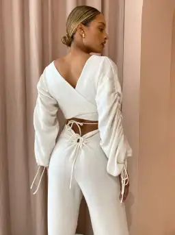 One Fell The Sky Crop in Natural Line Size 10 for rent on The Volte - image 2