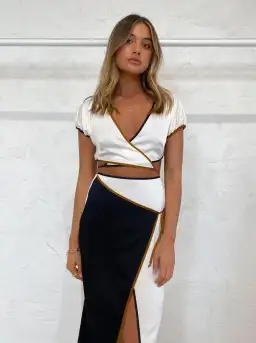 Bec & Bridge Toi Et Moi Set White/Black Size 6-8 for rent on The Volte - image 4