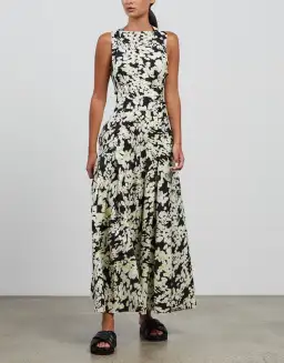 Camilla And Marc Ellie Maxi Dress In Daisy Print Size 4 for rent on The Volte - image 1