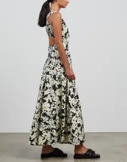 Camilla And Marc Ellie Maxi Dress In Daisy Print Size 4 for rent on The Volte - image 2