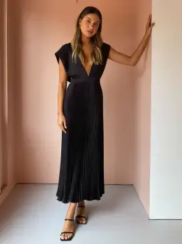 Lidee Gala Gown in Noir Black Size 6 for rent on The Volte - image 1