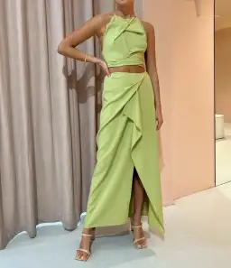 One Fell Swoop Review Skirt in Grass Size 8