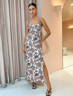 Sir the Label Bettina Midi Dress in Wiltshire Floral
Size 8