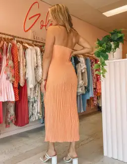 L’Idee Soiree Pleated Halter Gown Orange Size 8
