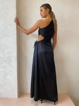 Sonya Moda Nour Maxi Dress Black Size 6 for rent on The Volte - image 4