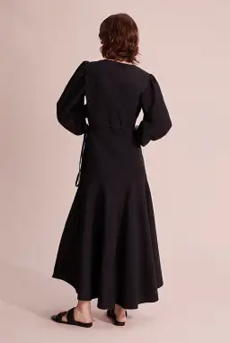 Country Road Seersucker Wrap Dress Black Size 10 for rent on The Volte - image 2