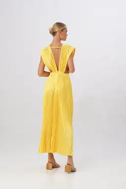 L'Idee Gala Gown Canary Size XL/Au 14 for rent on The Volte - image 4