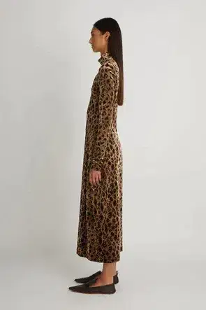 product_#UHJvZHVjdE1lZGlhOjI3NTMwOQ==