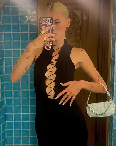 product_#UHJvZHVjdE1lZGlhOjMyMzEwMQ==