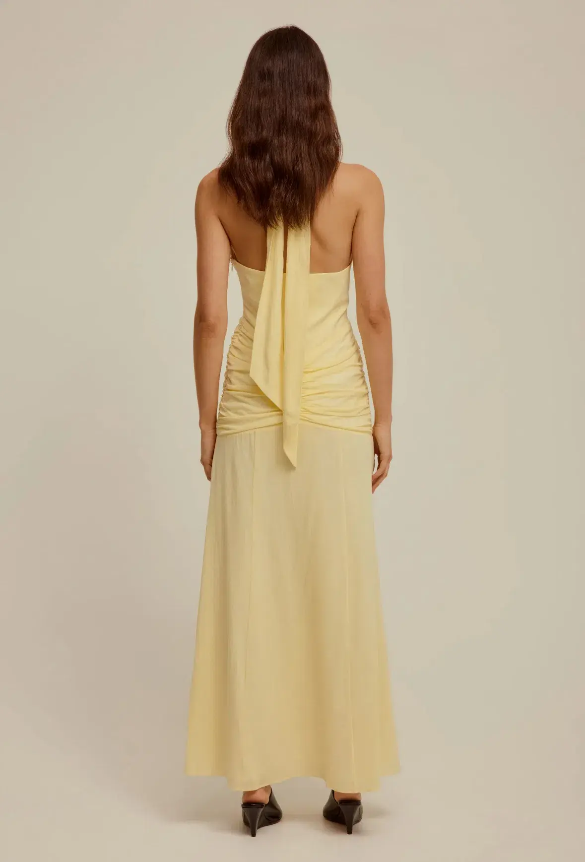 Venroy The Halter Neck Cut Out Dress in Pastel Yellow Size 6  - Image 2