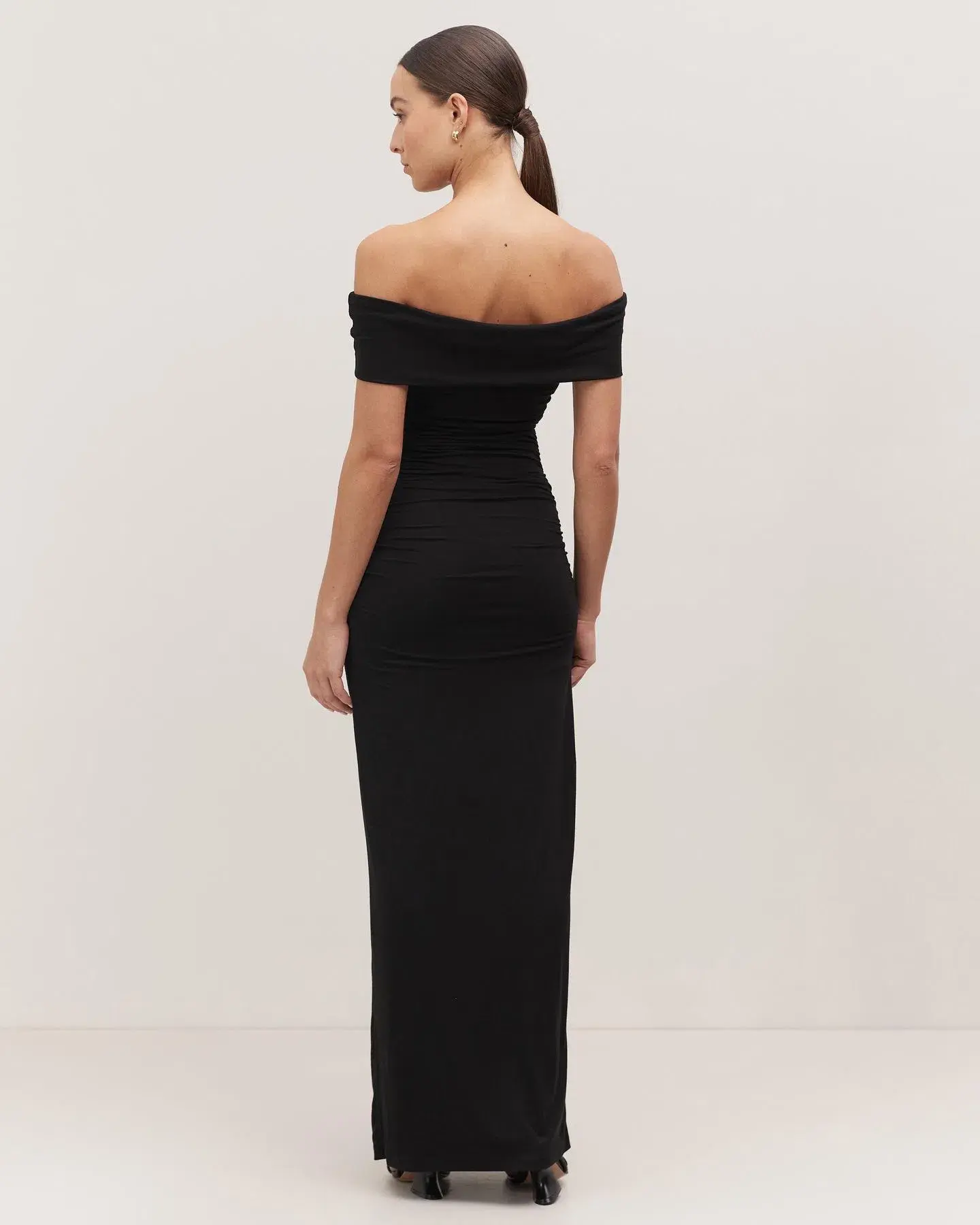 Minima Esenciales Milana Off Shoulder Ruched Maxi Dress Black Size 8 - Image 3