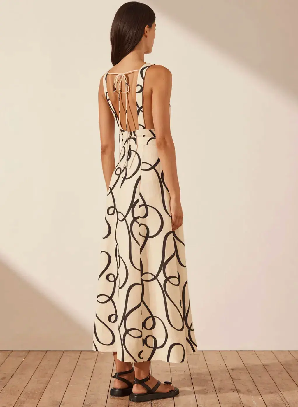 Shona Joy Cecelia Plunged Dress Print Size 8 for rent on The Volte - main image