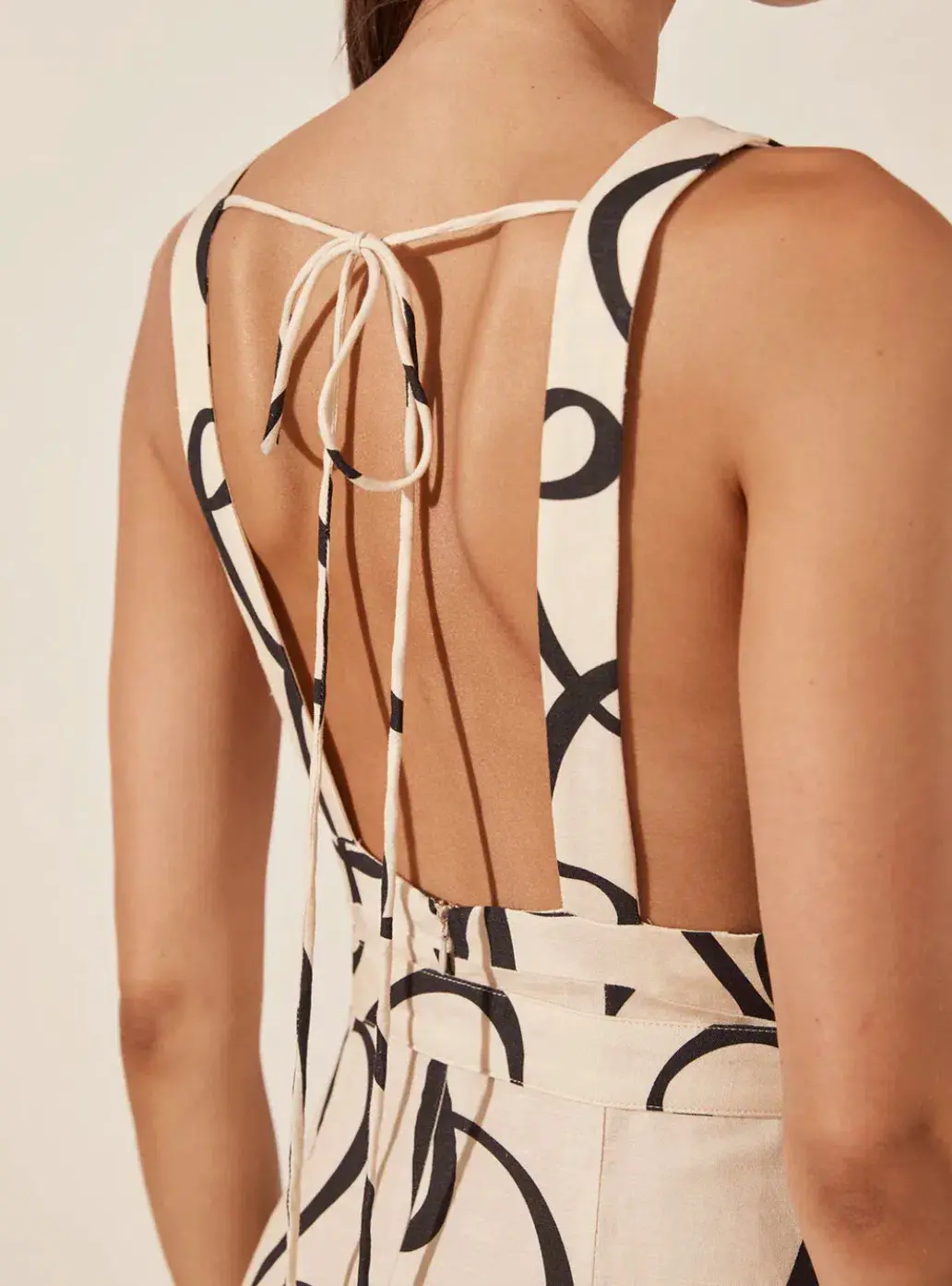 Shona Joy Cecelia Plunged Dress Print Size 8 for rent on The Volte - main image